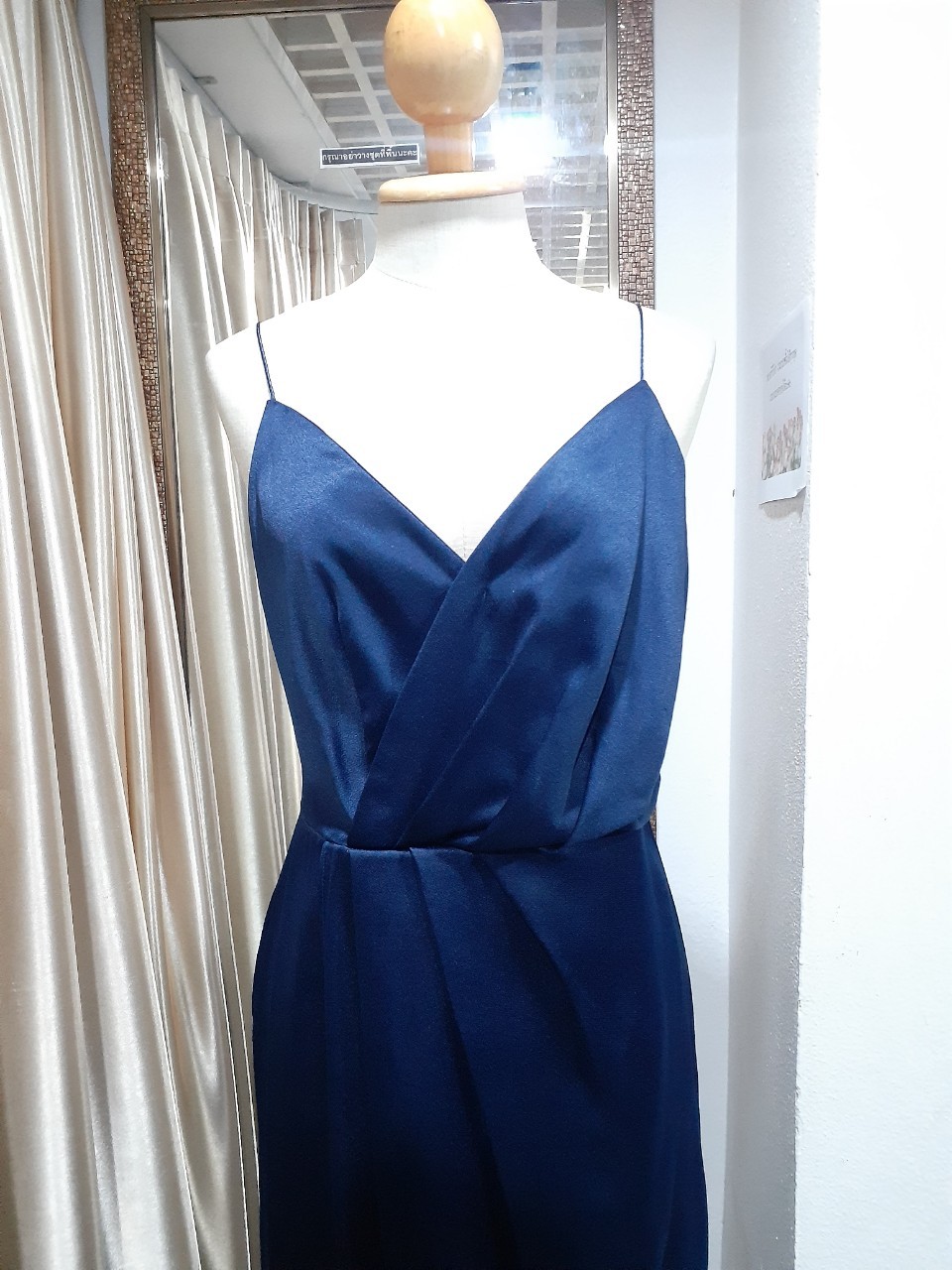 (PRE-LOVED) ชุดราตรียาวสีกรม สายเดี่ยวอกจีบ (M) มือ2