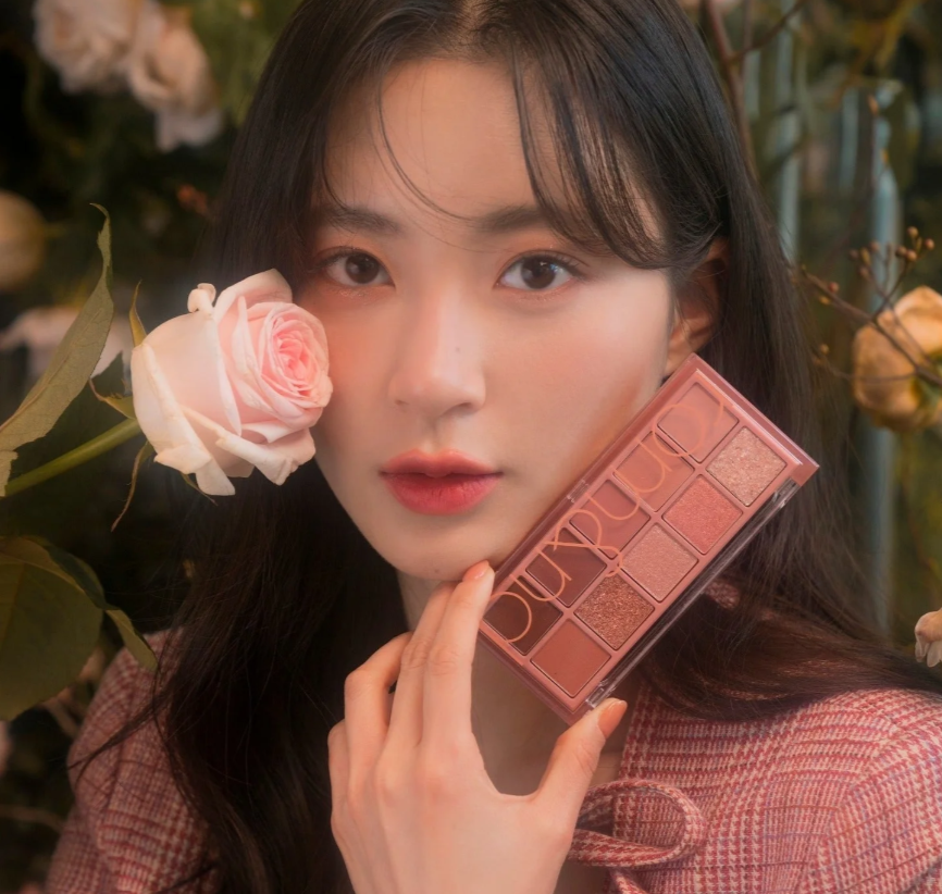 พาเลทอายแชโดว์โรแมนด์ Romand Better Than Palette 7.5g #03 Rosebud Garden