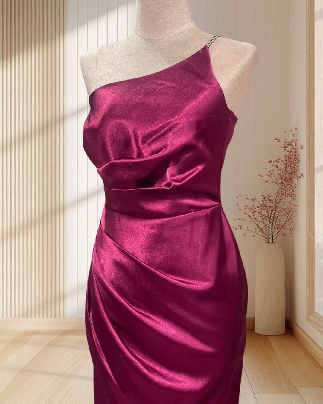 (PRE-LOVED) ราตรียาวสีชมพูอมม่วง สายเดี่ยวเพชร บ่าเฉียง ไซส์ S