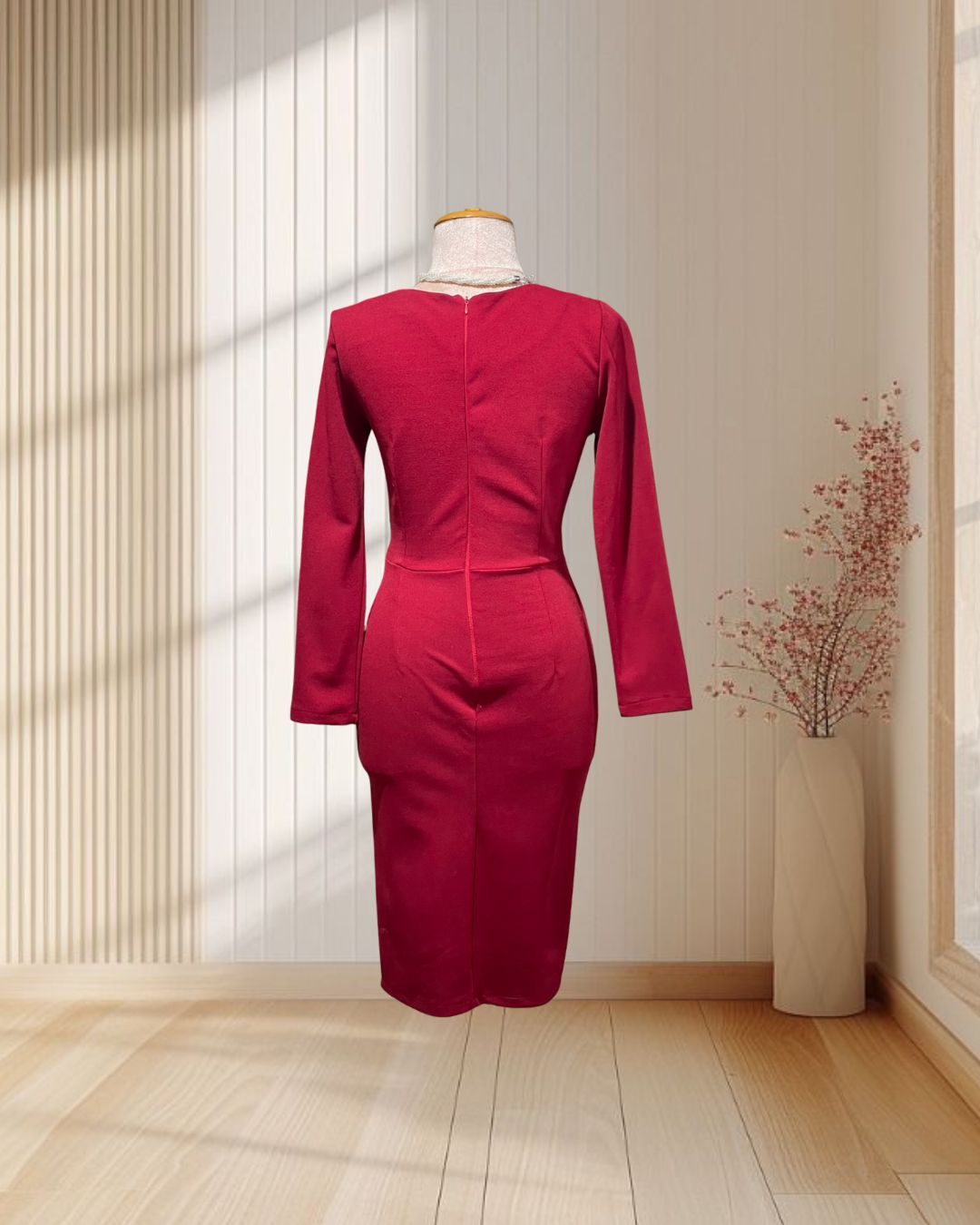 (PRE-LOVED) ราตรีสั้นสีแดง แขนยาว ผูกขยุ้มเอว ผ้ายืด ไซส์ S