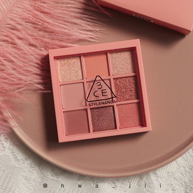 พาเลทอายแชโดว์ 3CE Multi Eye Color Palette สี Beach Muse