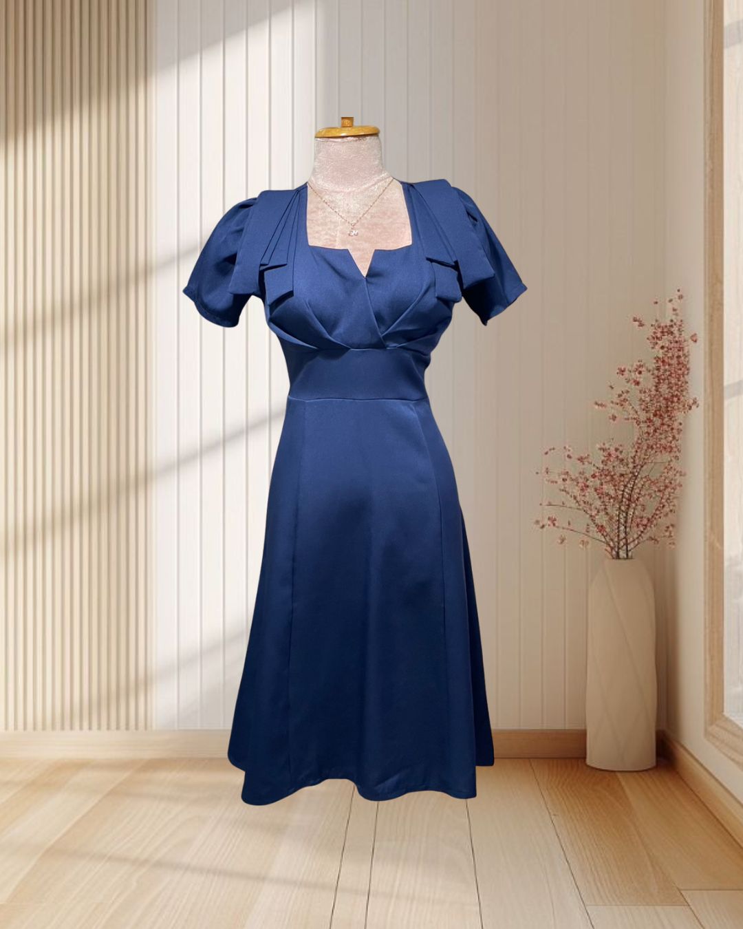 (PRE-LOVED) ราตรีสั้นสีกรม แขนตุ๊กตาผูกโบว์ เสริมฟองน้ำ ไซส์ L