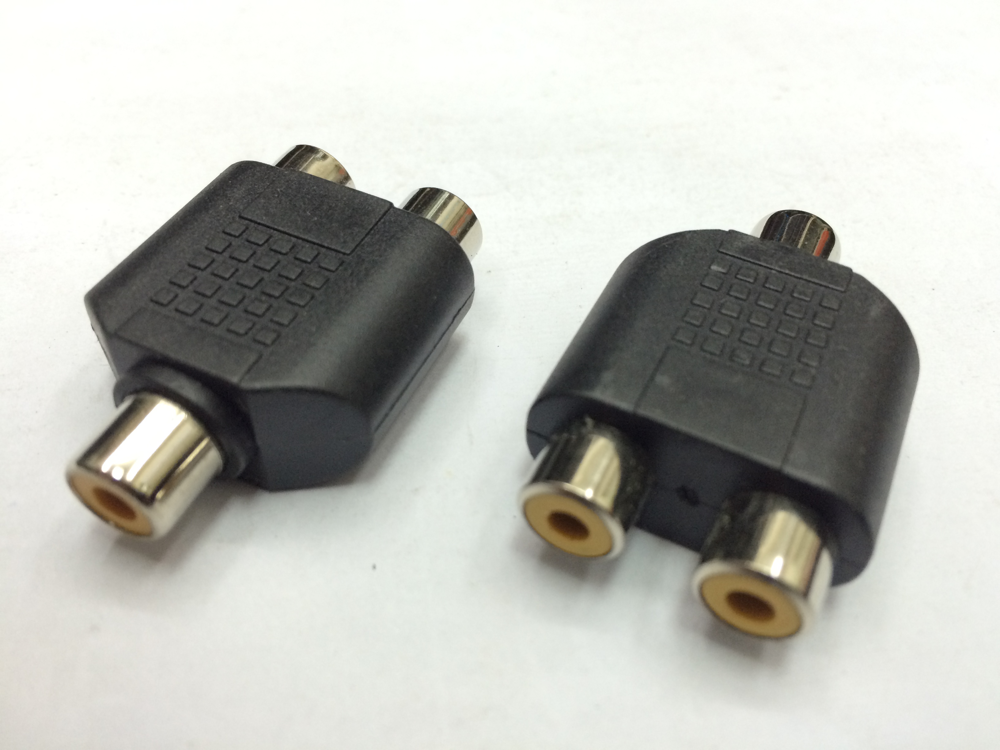 หัวแปลง RCA > RCA ตัวเมียทั้ง2ด้าน เข้า1ออก2 (F>FF)