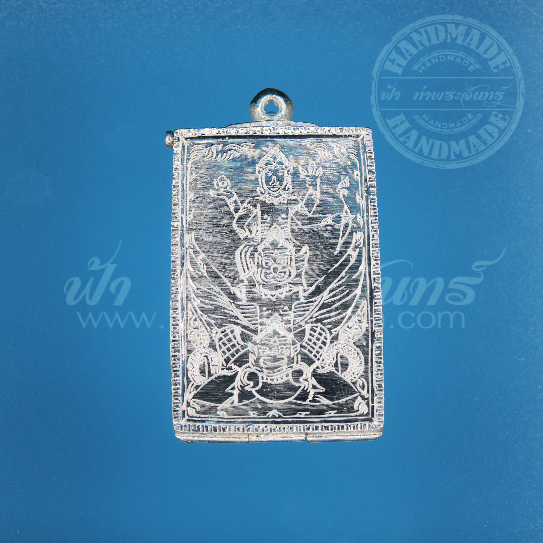 ตลับสมเด็จ ปิดหลัง ฝังพลอย เงินแกะลาย 92.5%