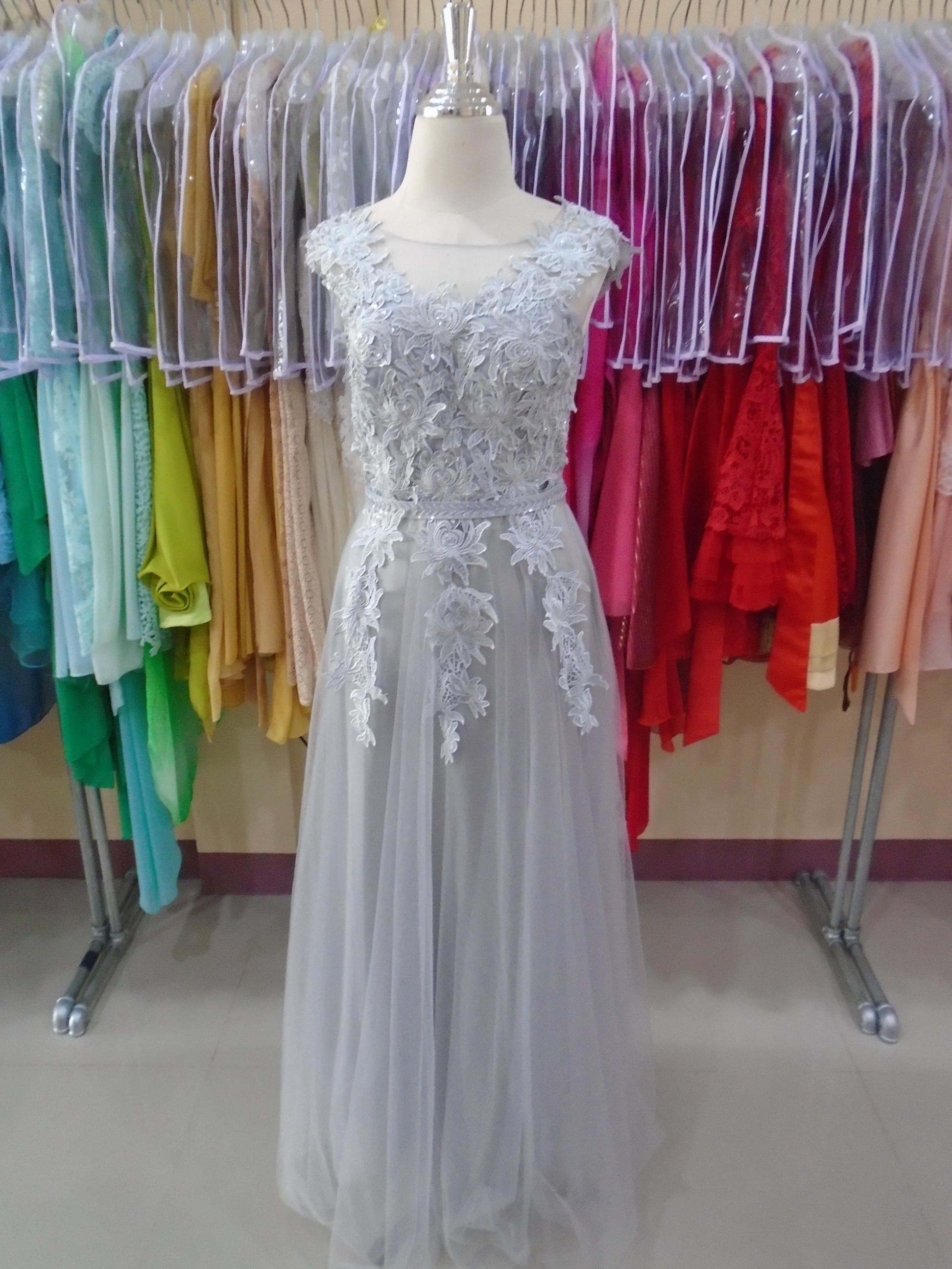 ราตรียาวเอวลูกปัดผ้ามุ้งอกลูกไม้สีเทา(ฟรีไซส์)