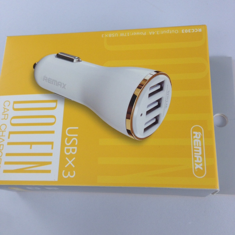 ที่ชาร์จมือถือในรถ USB 3 หัว REMAX ของแท้ (สีขาว)