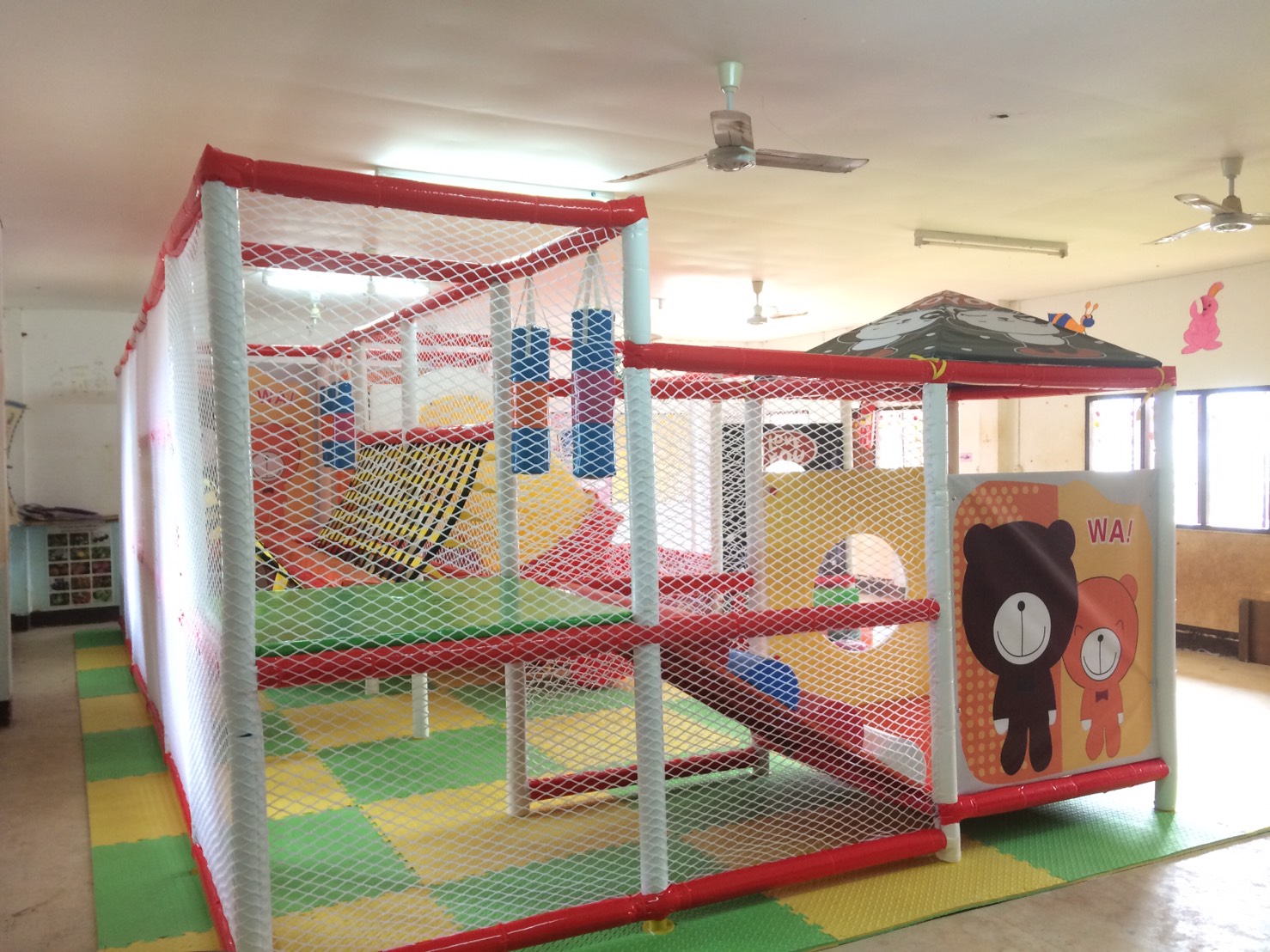 บ่อบอลเสริมทักษะ ห้องบอลอุโมงค์หมี