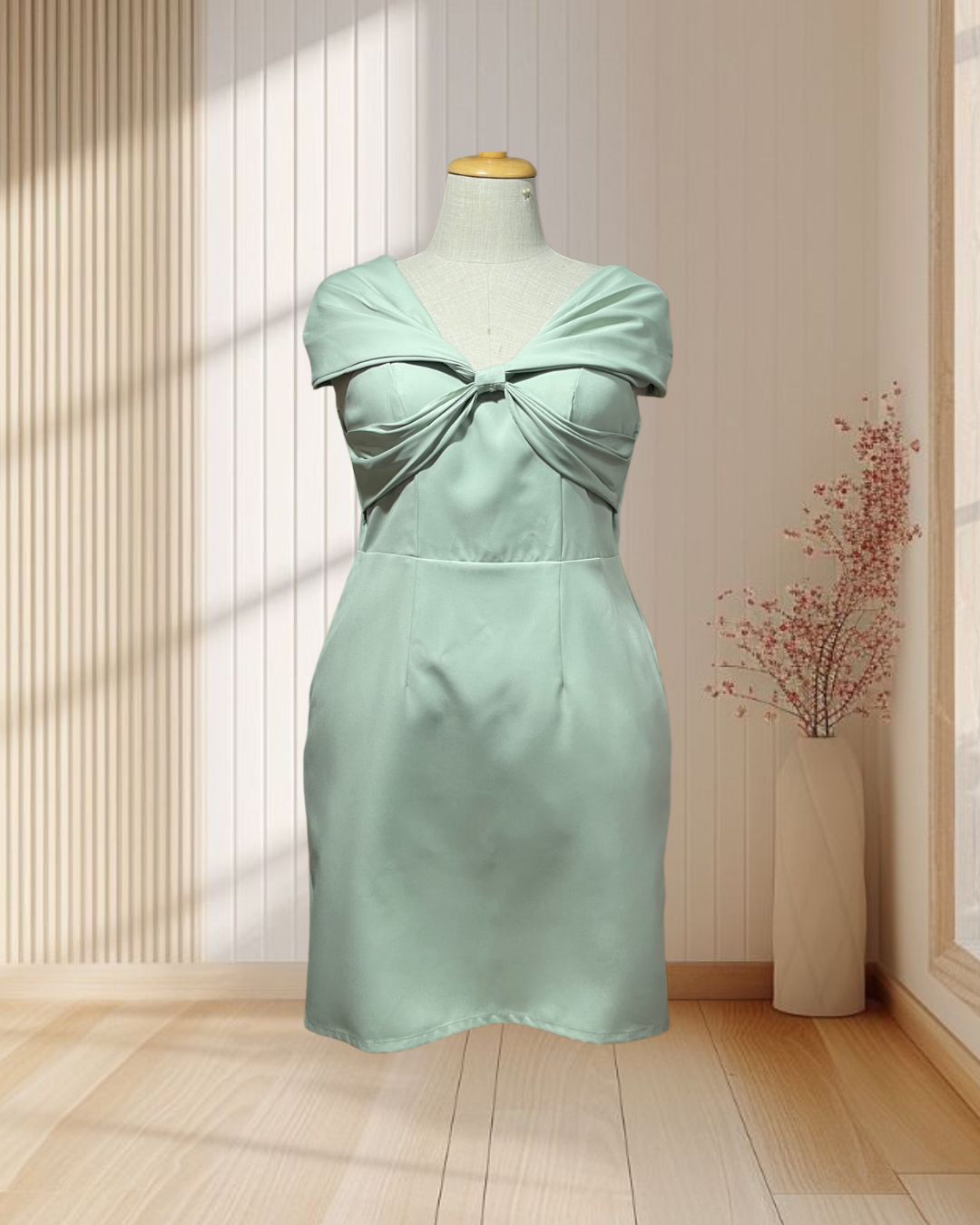 (PRE-LOVED) ราตรีสั้นสีเขียว สายเดี่ยวปาดไหล่โบว์ ไซสื 2XL