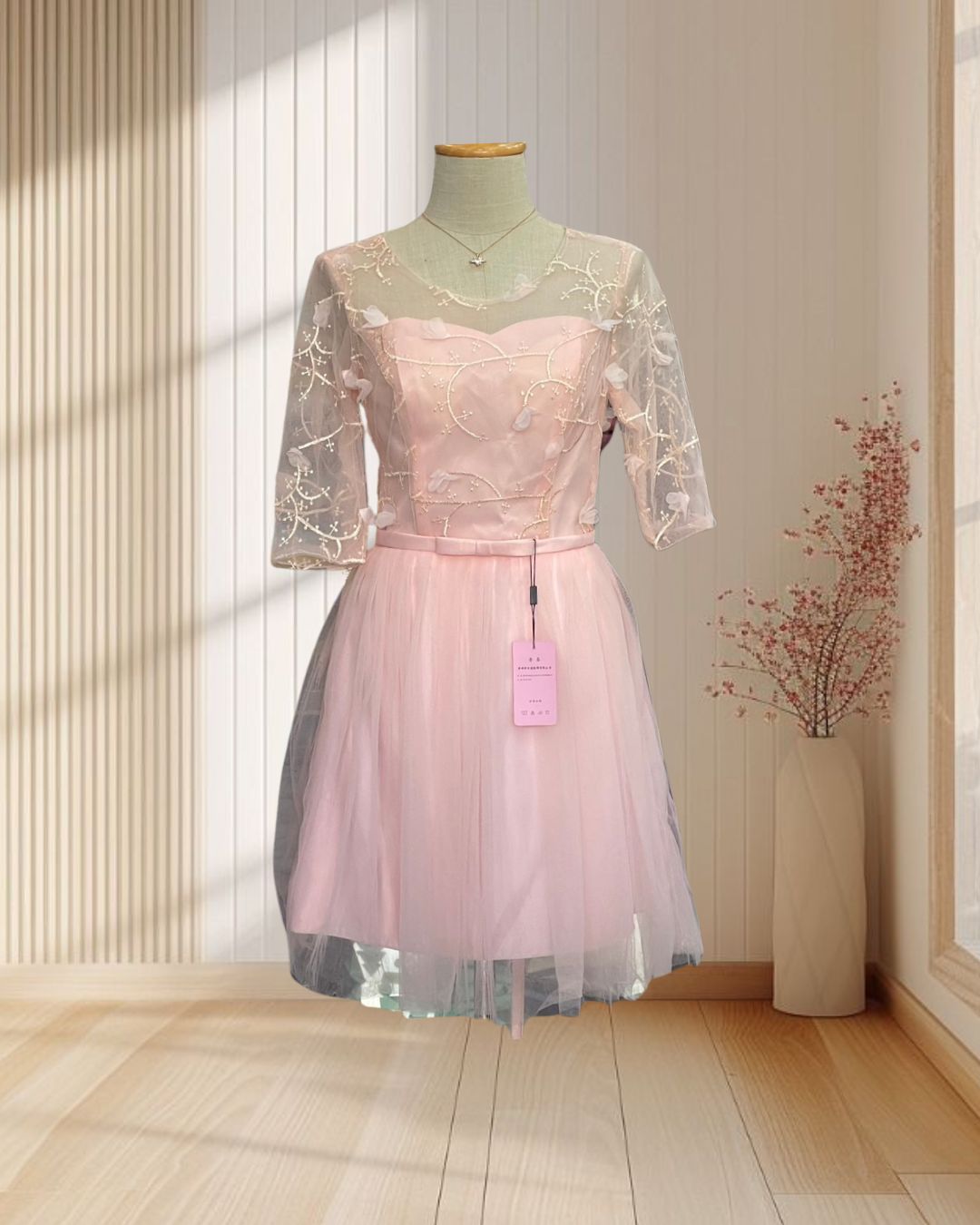 ราตรีสั้นสีชมพู ปักผีเสื้อ ดอกไม้ 3D กระโปรงบาน ไซส์ M
