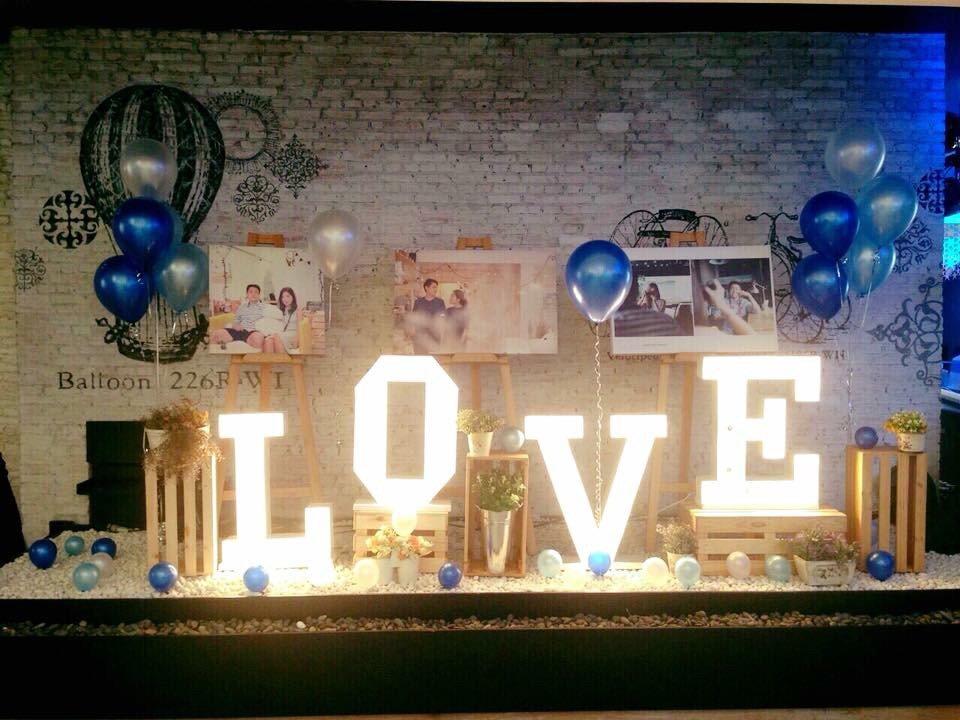 ป้ายตัวอักษรไฟปิงปอง - L O V E