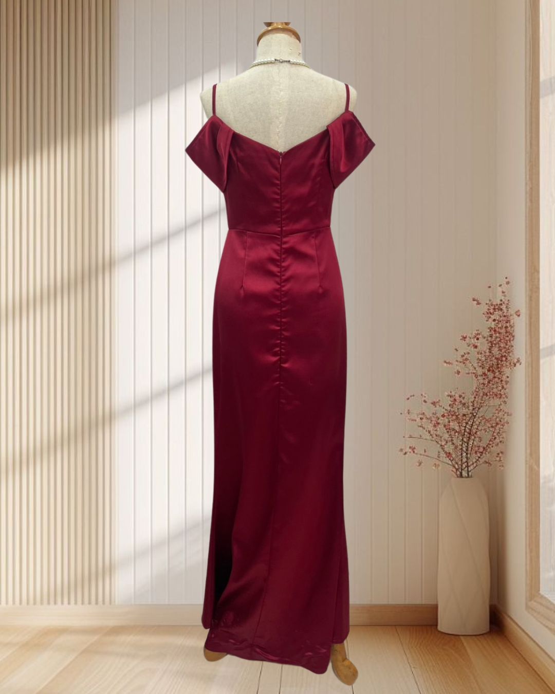 (PRE-LOVED) ชุดราตรียาวสีเเดงMaxiปิดแขน Size : S