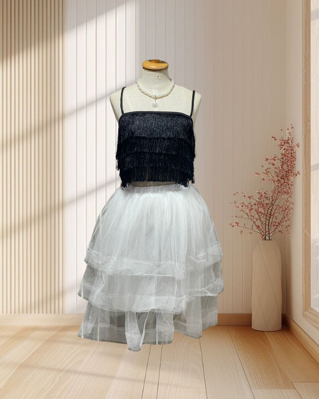 (PRE-LOVED) เสื้อครอปสีดำ สายเดี่ยว ไซส์ S (เฉพาะเสื้อ)