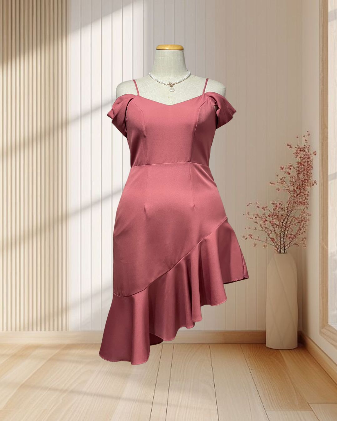 (PRE-LOVED) ราตรีสั้นสีชมพู สายเดี่ยวปิดแขนชายหางปลาผ้าบาบี้ ไซส์ 2XL