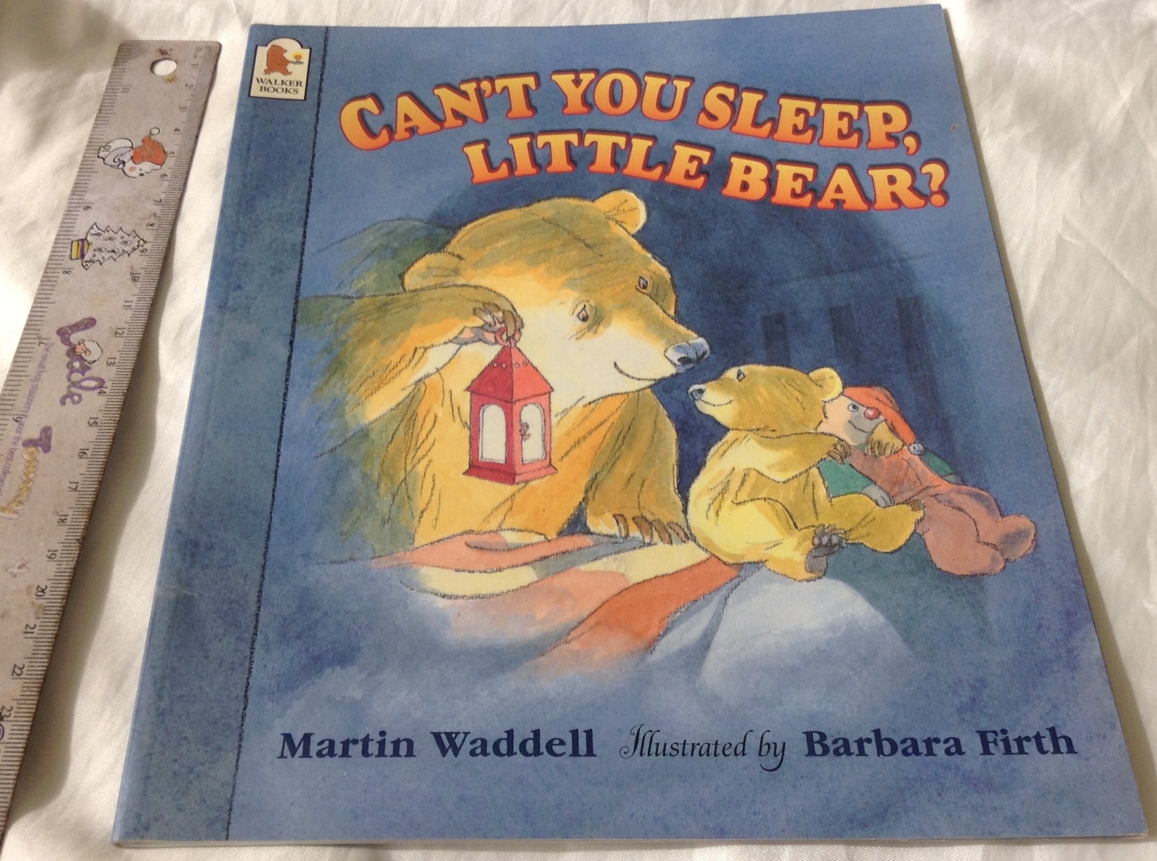 (4แถม4) Can't You Sleep, Little Bear? by Martin Waddell, Barbara Firth (Illustrator) ราคา 95