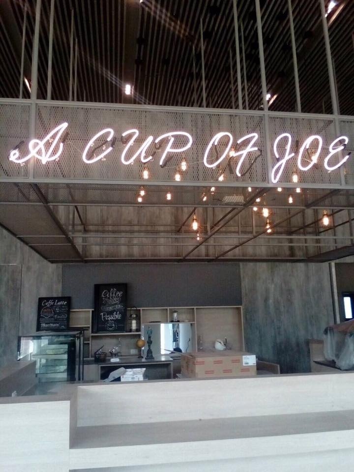 ป้ายไฟนีออนดัดร้านกาแฟ