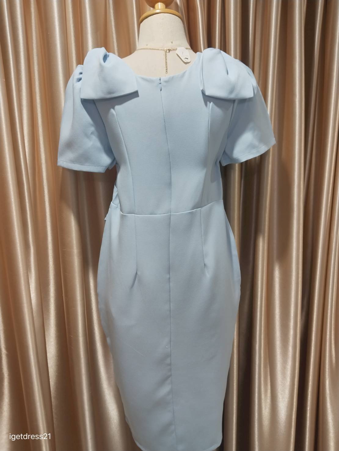 (PRE-LOVED) ชุดราตรีสั้น แขนสั้น โบว์ใหญ่ 2ข้าง ผ้าผ้ามอสเครปหนาXL