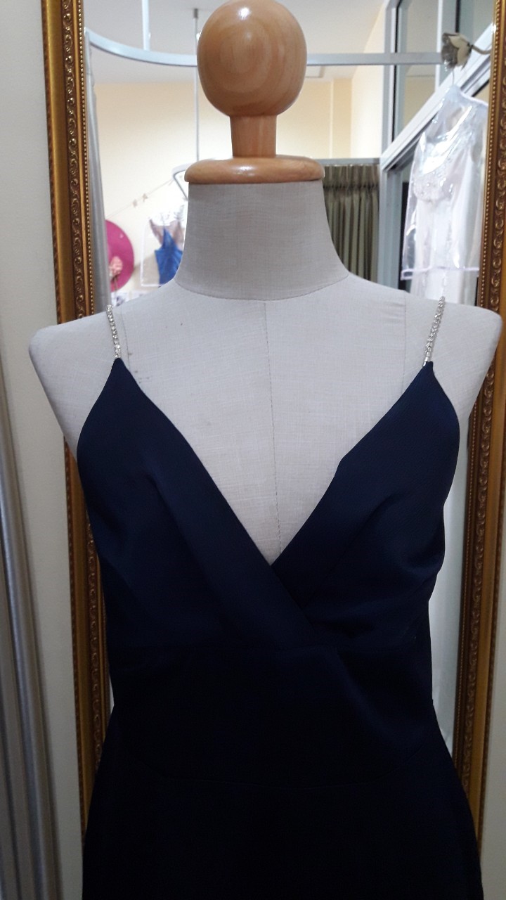 (PRE-LOVED) ราตรียาวสีกรมสายเพชรผ้าเครปซาติน(L)