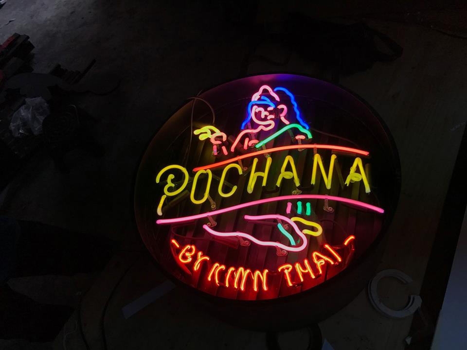 ป้ายไฟนีออนดัด #pochana ส่งป้ายประเทศออสเตรเลีย