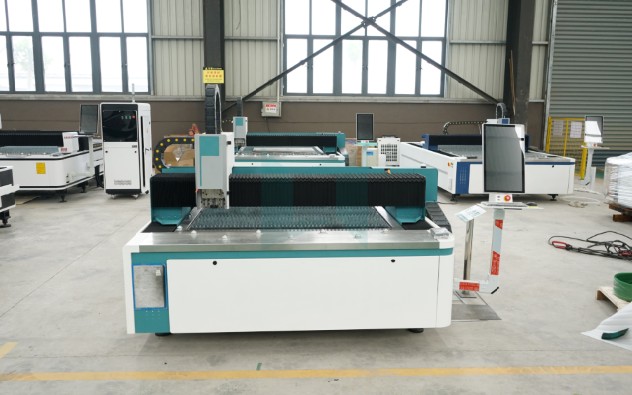 เครื่องตัดเลเซอร์ซีเอ็นซีไฟเบอร์ออฟติกส์ MTFL1530 1000W Fiber Optic CNC Laser cutting