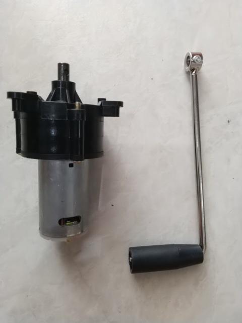 เจเนอเรเตอร์ปั่นไฟ 20 วัตต์พร้อมด้ามหมุน