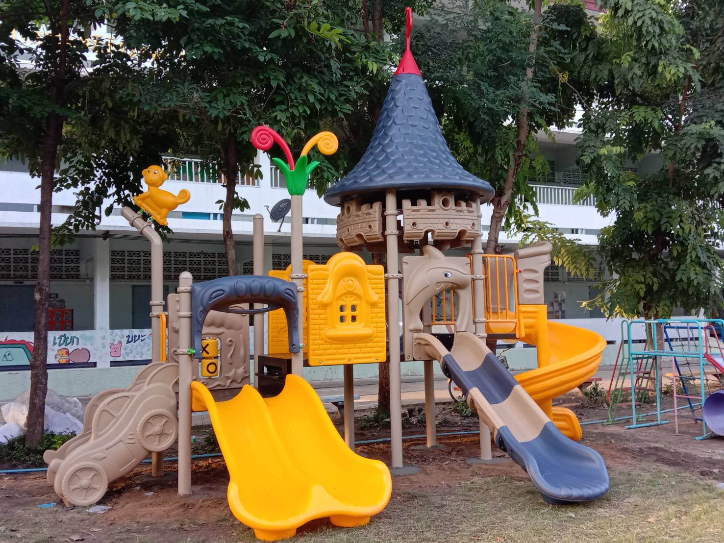 เครื่องเล่นสนาม ชุด ปราสาทรถแข่ง เครื่องเล่นราคาสุดคุ้ม