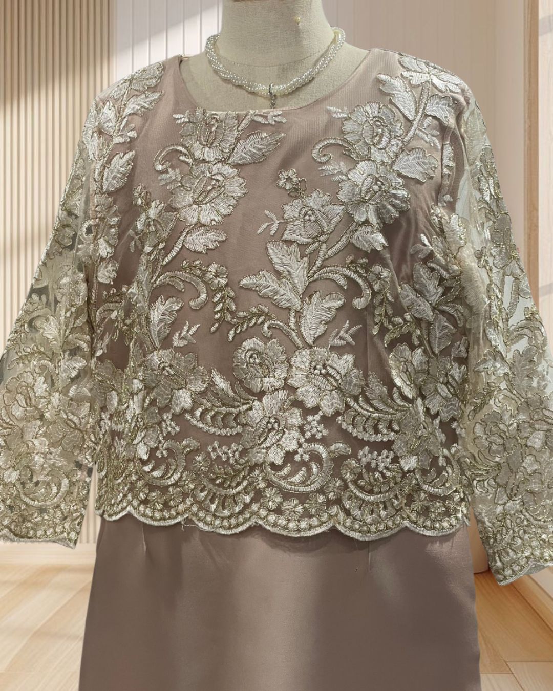 (PRE-LOVED) ชุดเดรสแม่เจ้าสาวสีชมพุอ่อน ปักผ้าลูกไม้ ไซส์ 2XL