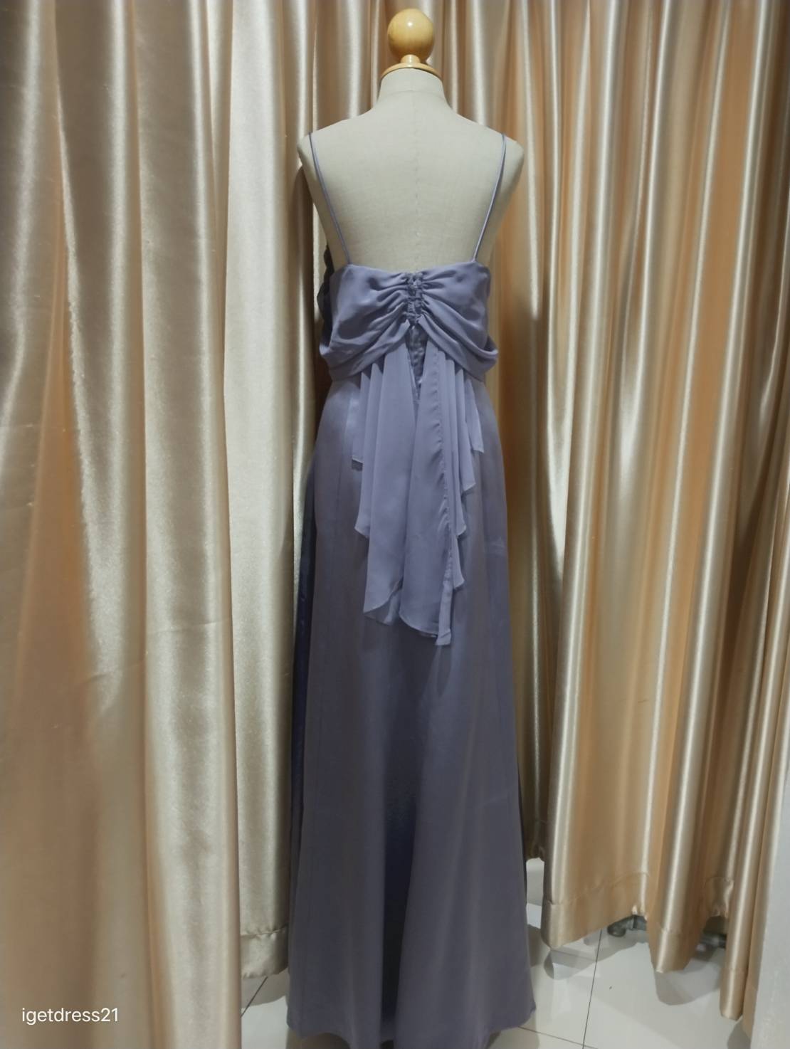 (PRE-LOVED) ชุดราตรียาวสายคู่ สีม่วง XL