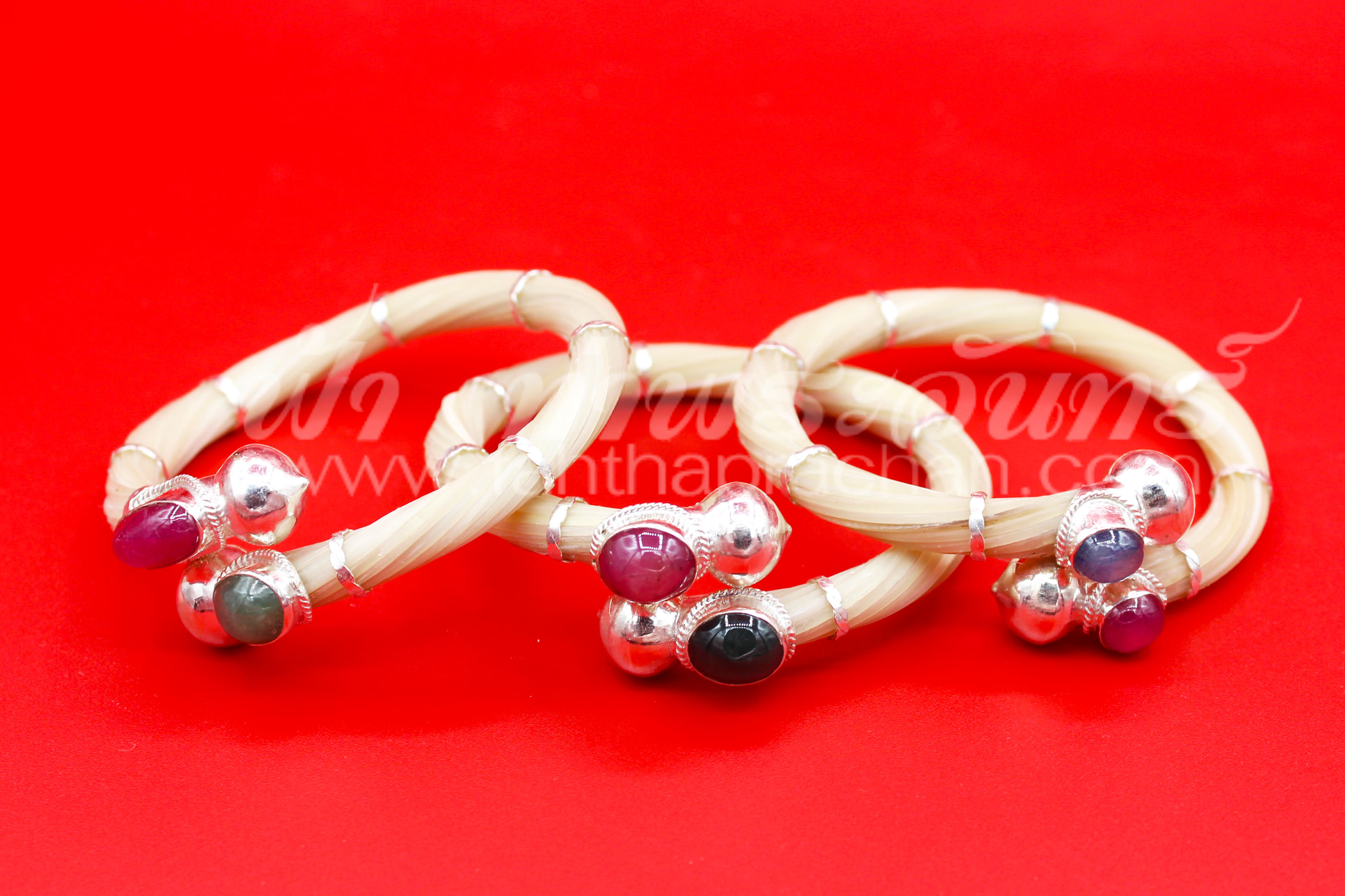 กำไลข้อมือหางช้างหุ้มเงินแท้ 92.5% หัวกลมฝังพลอยทับทิมไพลิน