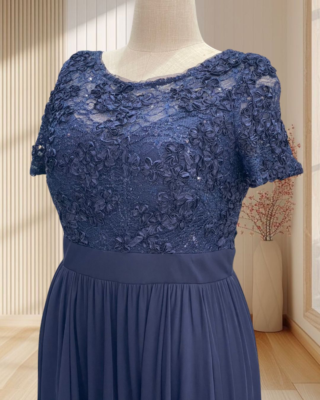 ราตรียาวสีกรม มีแขน ปักดอกไม้ 3D เว้าหลัง กระโปรงอัดพลีท ไซส์ 4XL