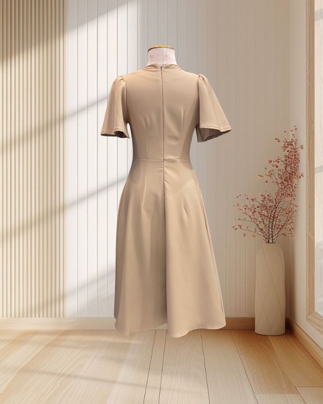 (PRE-LOVED) เดรสคอวีแขนระบาย สีน้ำตาล ไซส์ M