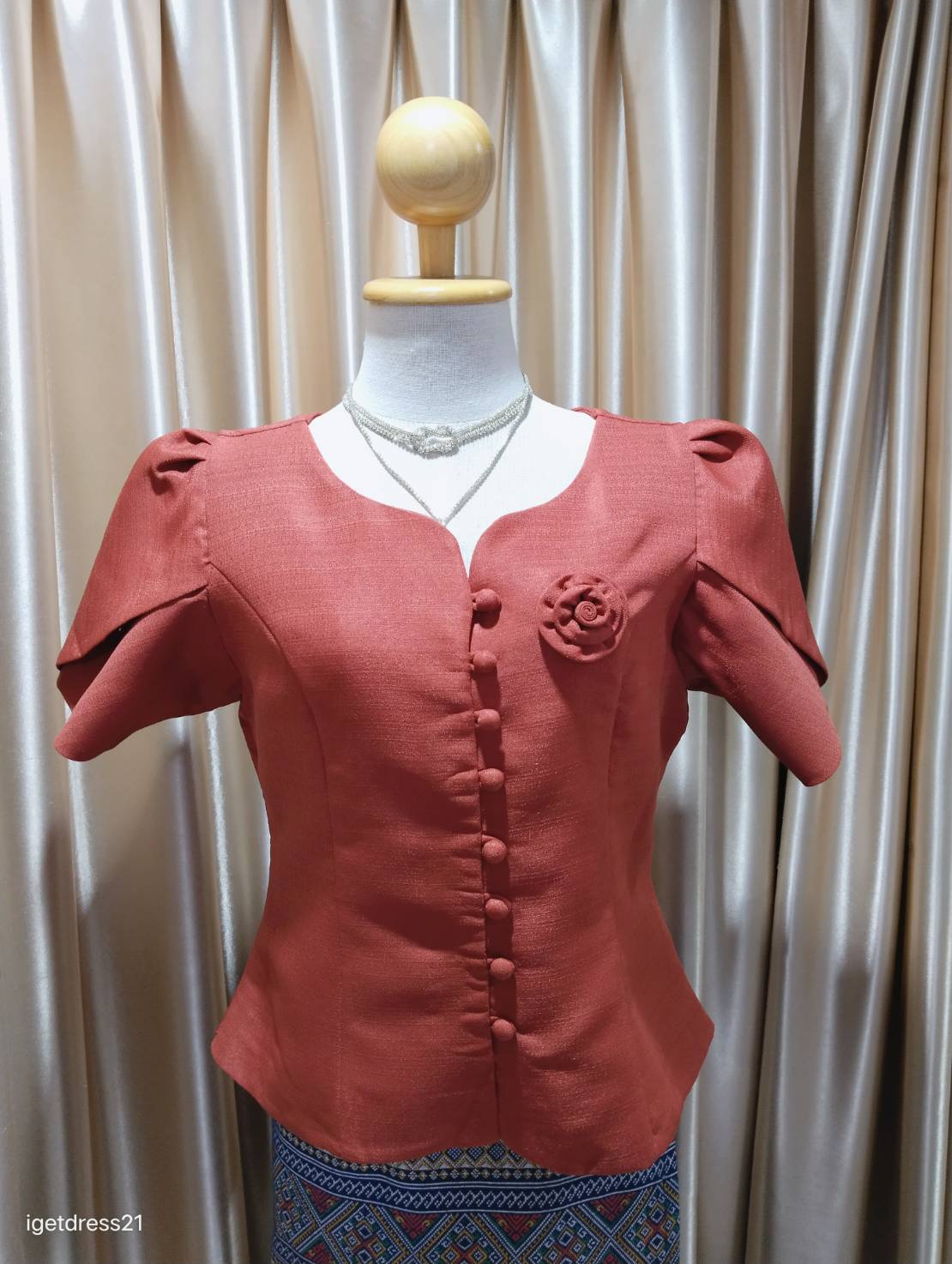 เสื้อผ้าไหม36