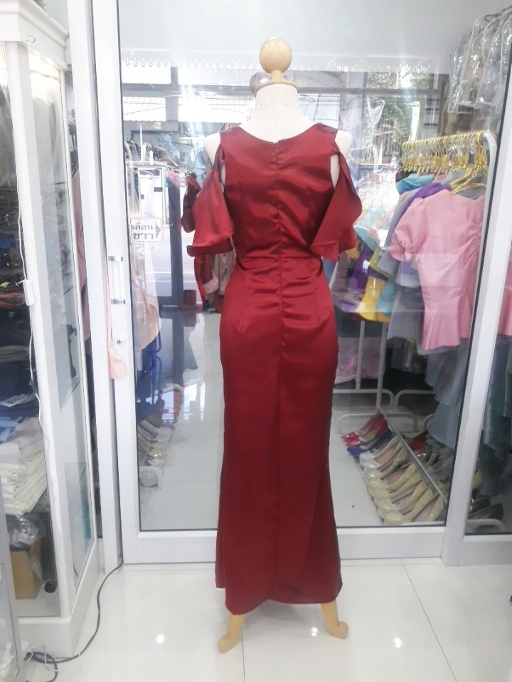 (PRE-LOVED) ยาวแดงแขนระบายทรงนาตาลี (M)