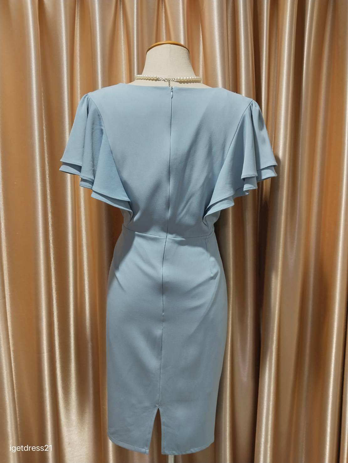 (PRE-LOVED)เดรสสีฟ้าคอวีอกไขว้ จับจีบแขนระบายพริ้วพรางต้นแขน ผ้าเครป (2XL) มือ2