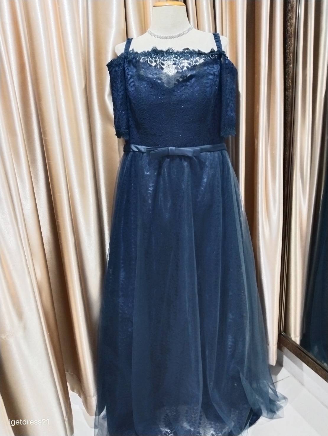 (PRE-LOVED) ราตรียาวลูกไม้ผ้ามุ้งมีแขน2XL