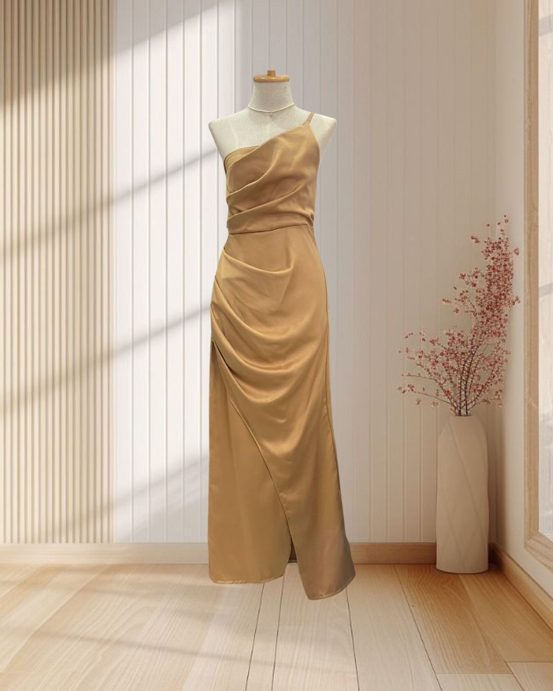 ราตรียาวสีทอง บ่าเฉียงจีบอกถึงสะโพก ไซส์ M