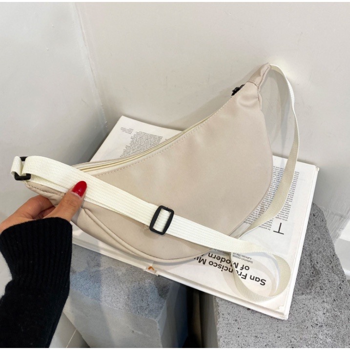 (แจ้งสี) กระเป๋าสะพายไหล่ ครอสบอดี้ได้ ราคา 77