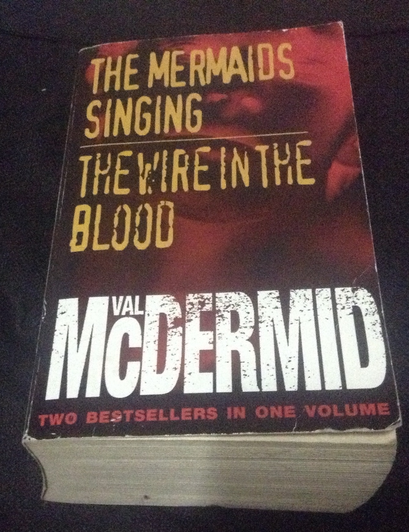 The Mermaids Singing + The Wire In The Blood by Val McDermid ราคา 250