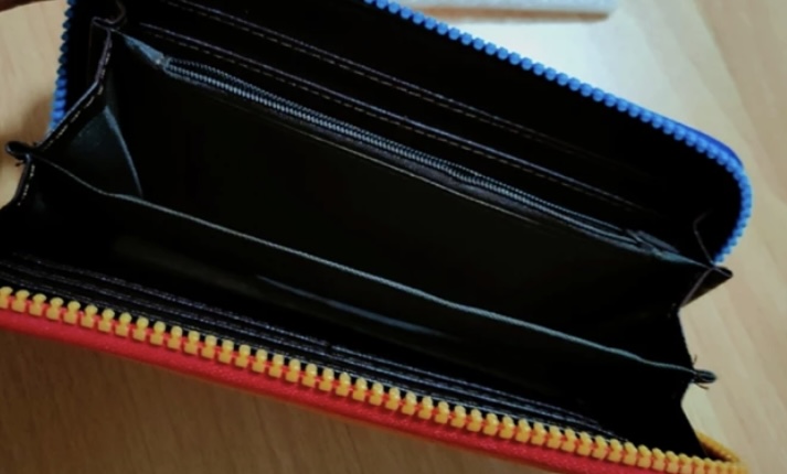 (สินค้าสำหรับเพิ่มยอดให้ถึงขั้นต่ำ) (สามลาย) กระเป๋าสตางค์สามช่อง มีซิป ราคา 99