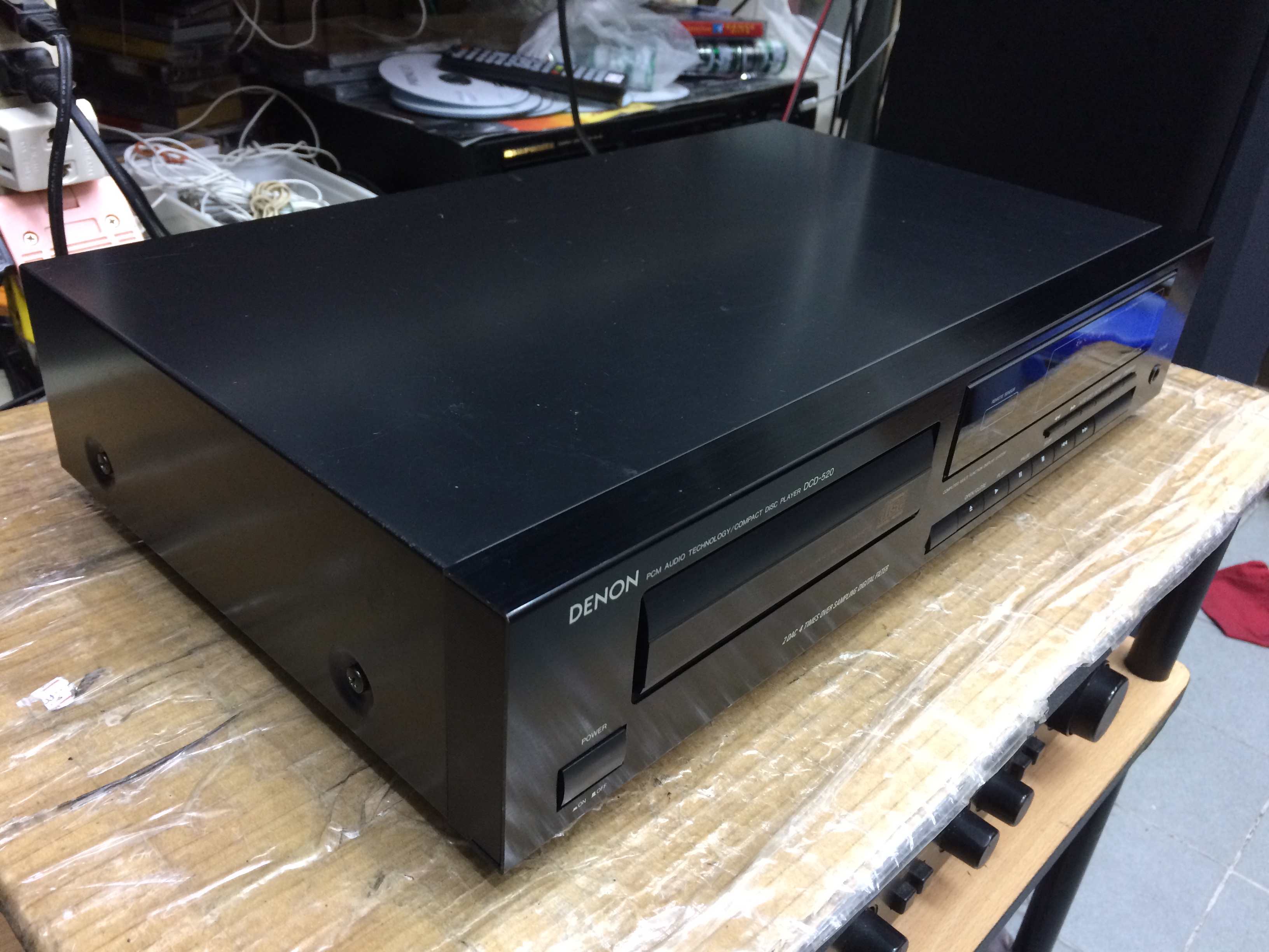 เครื่องเล่น CD Denon DCD-520