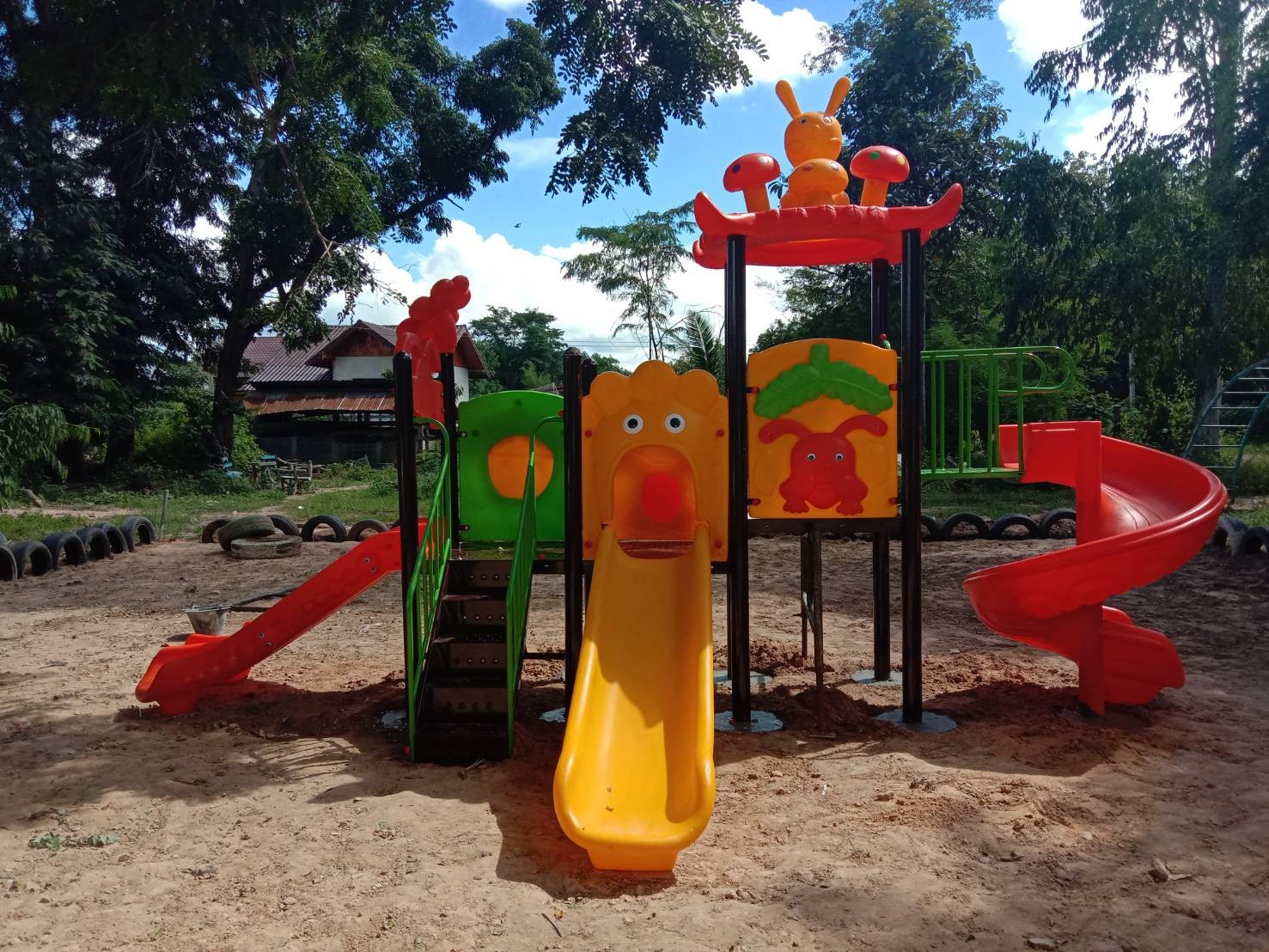 เครื่องเล่นสนาม ชุด แรบบิทซุปเปอร์สไลด์ เครื่องเล่นหลากสี