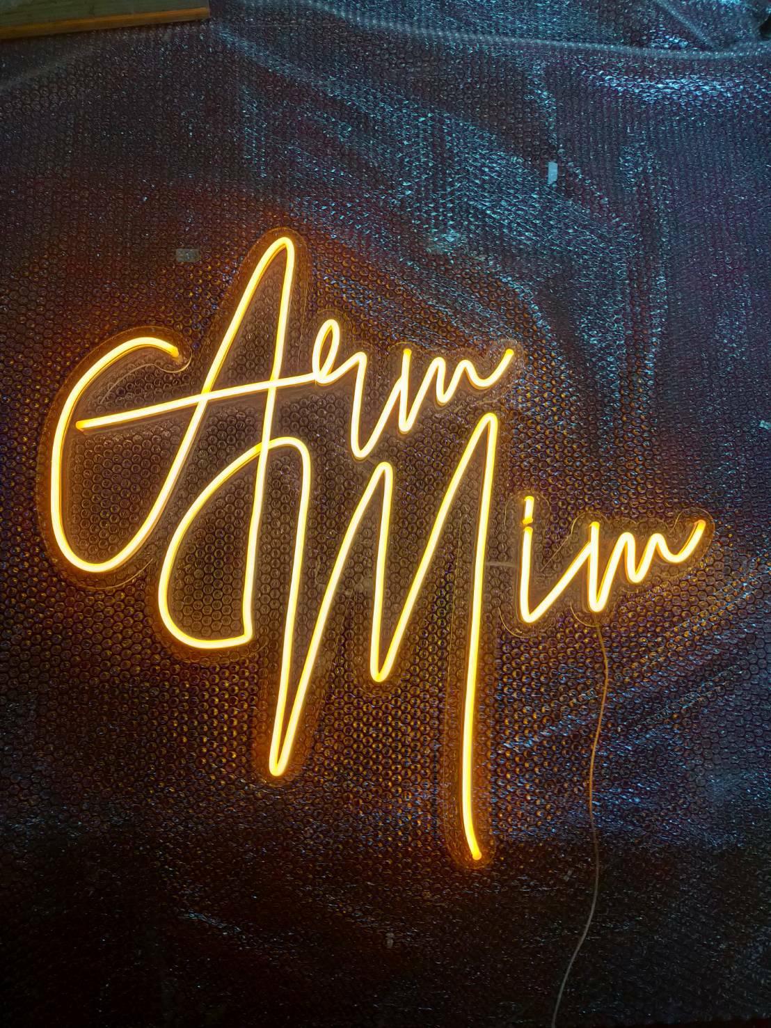 ไฟ LED ดัด ติดอะคริลิคครอบหลัง ไดคัท - Arm Miw