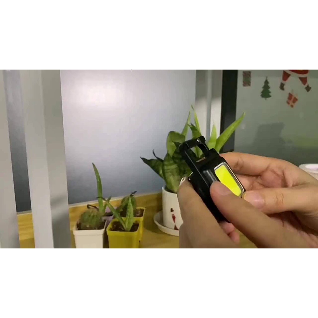 ￼พวงกุญแจไฟฉาย LED กันน้ํา พอร์ต USB ราคา 79