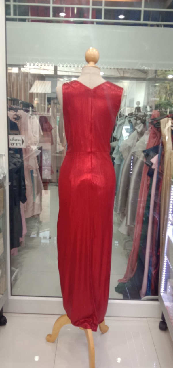 (PRE-LOVED) ยาวแขนกุดเอวขยุ้มสีแดง (L)