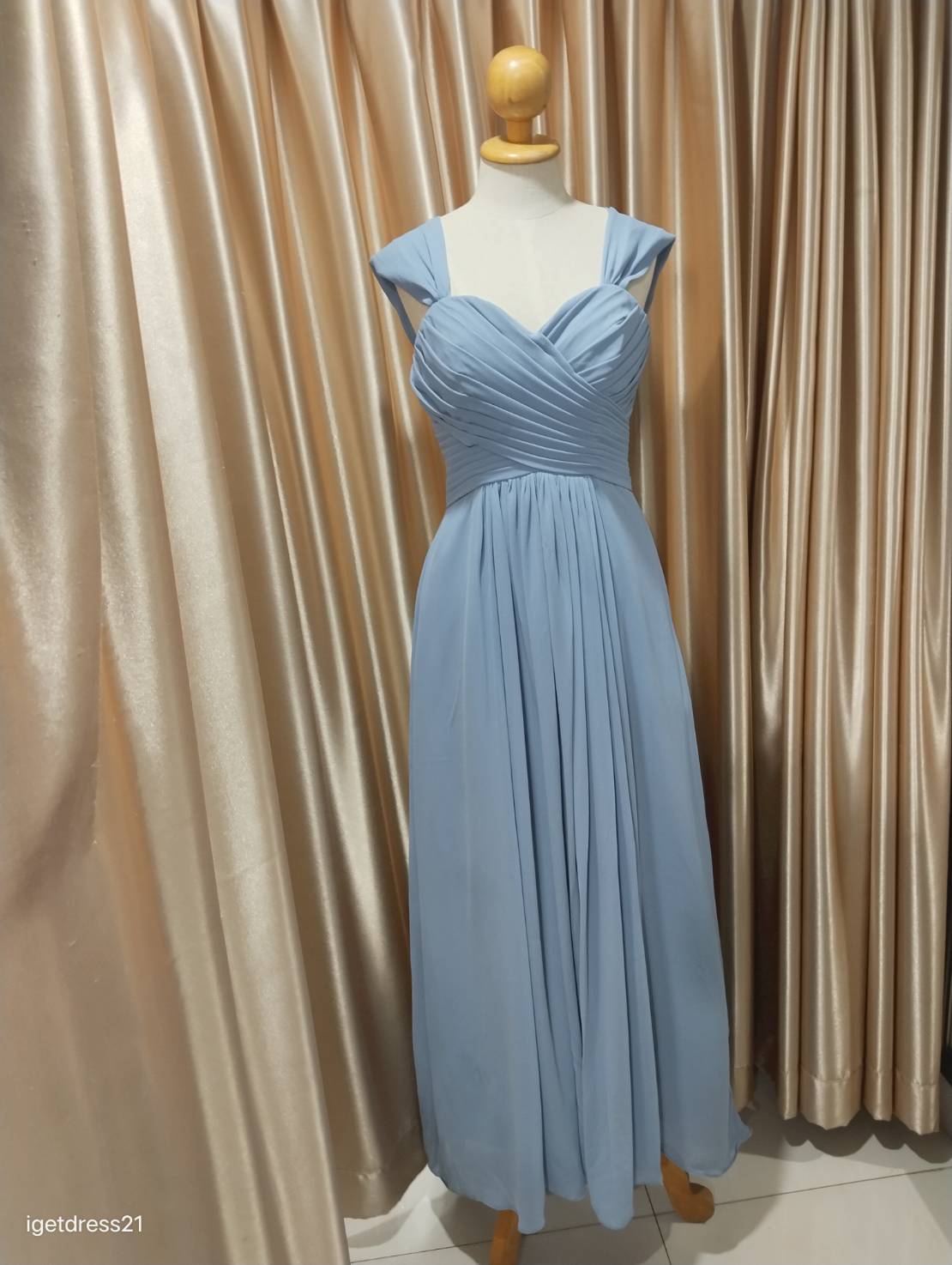 (PRE-LOVED) ชุดราตรียาวสายเดี่ยวชีฟองโอบแขน สีฟ้า 4XL