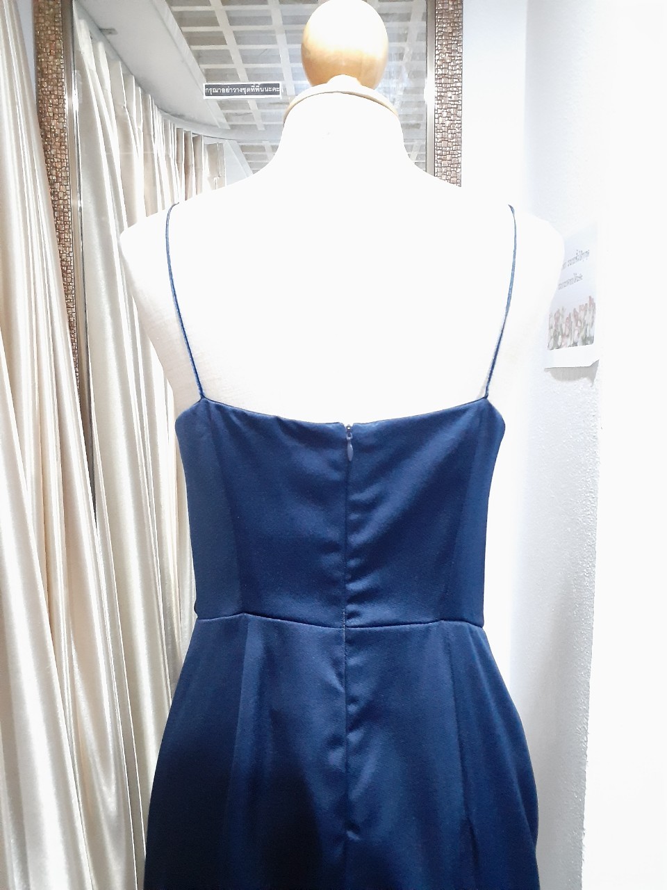 (PRE-LOVED) ชุดราตรียาวสีกรม สายเดี่ยวอกจีบ (M) มือ2