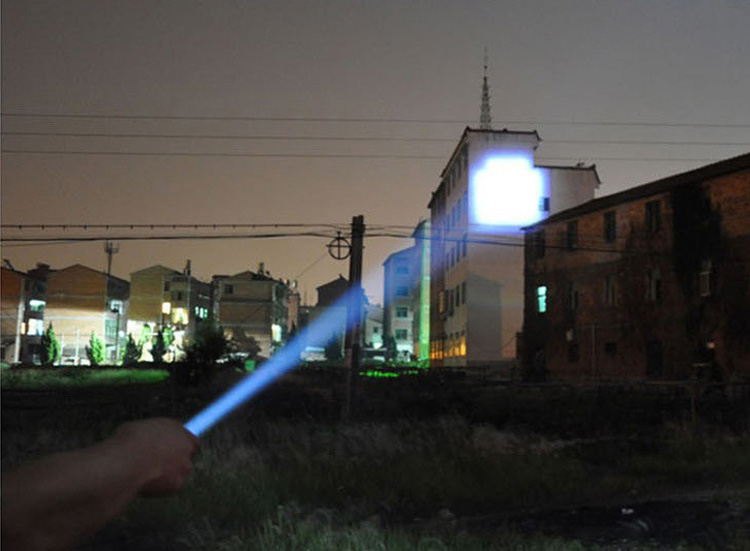 ไฟฉายแรงสูง ไฟฉายบ้าพลัง Flashlight UltraFire XM-L T6 Zoomable รุ่น E17 ส่องไกล 150-350 เมตร ความสว่าง 900-1000 Lumens ไฟฉายคุณภาพสูง ราคาถูก