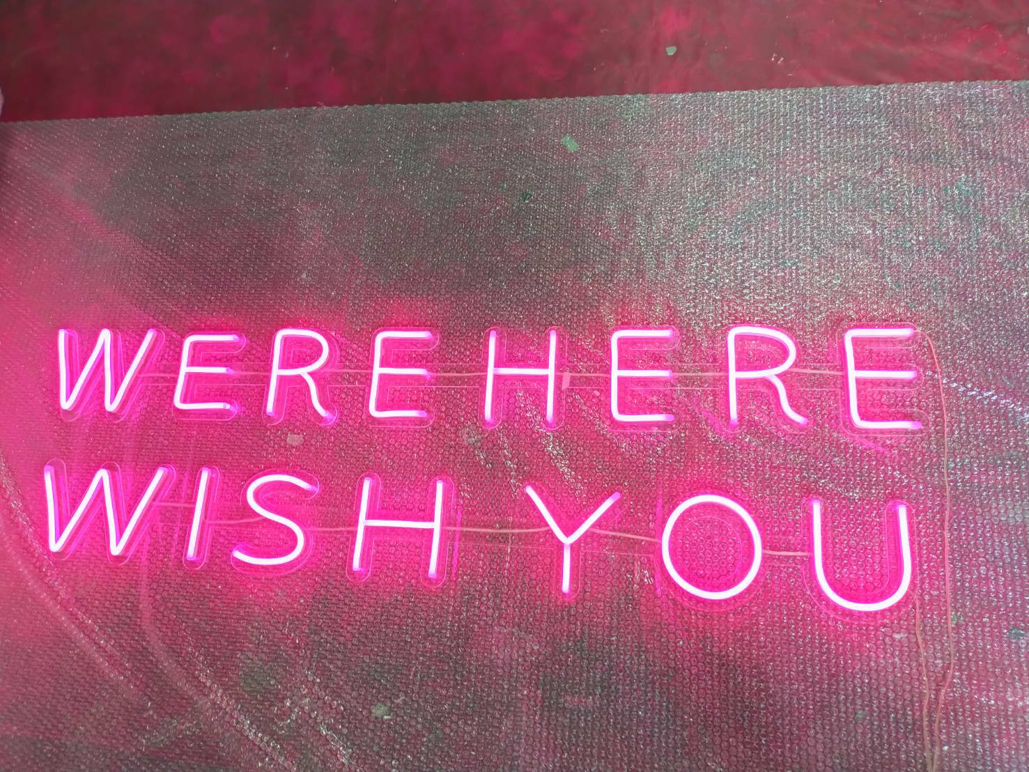 ไฟ LED ดัดสีชมพู ติดอะคริลิคครอบหลัง ไดคัท - WISH YOU WERE HERE
