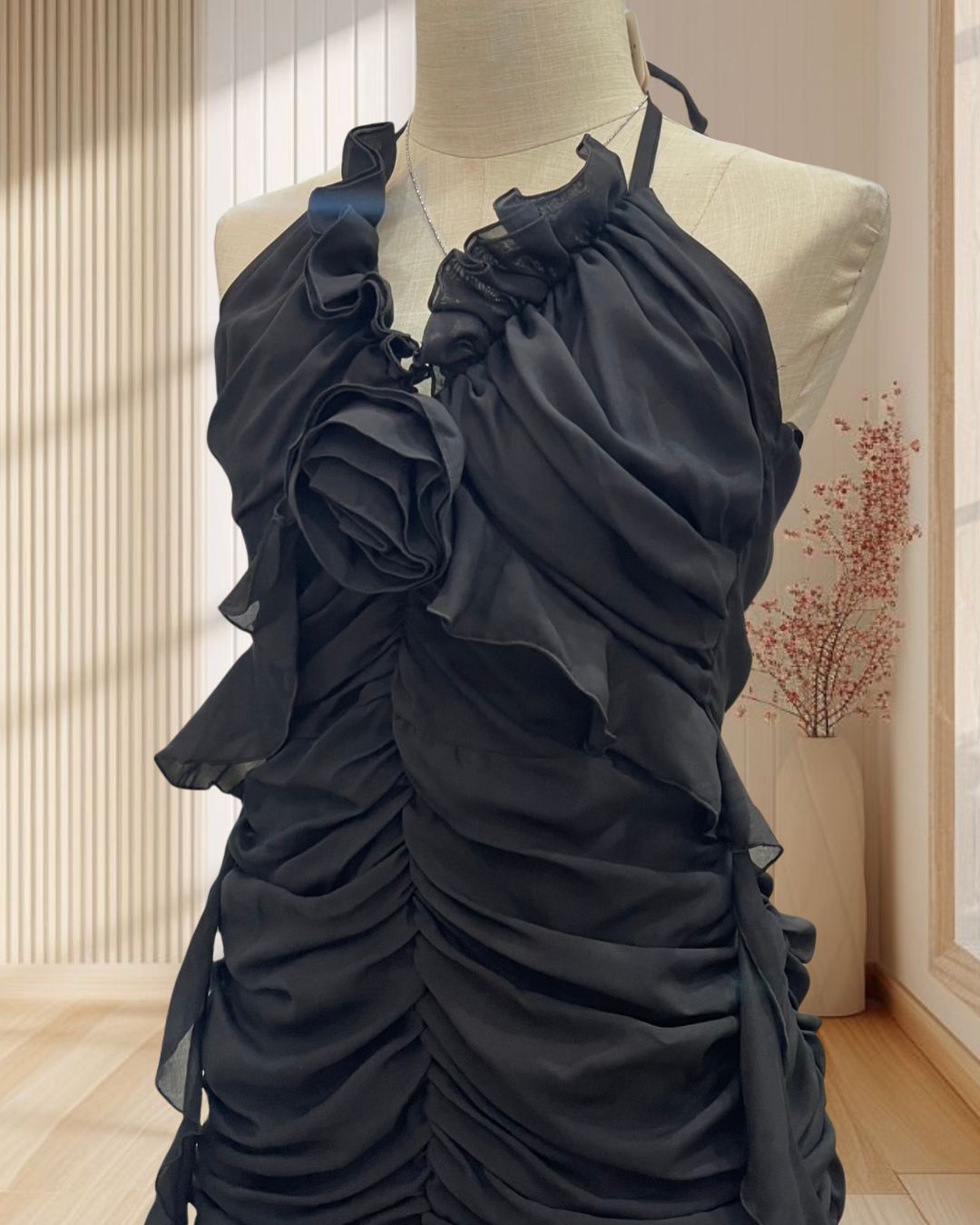 เดรสสั้นสีดำ สไตล์เวียดนาม ผูกโบว์ ผ้าห้อยพริ้วๆ ไซส์ L