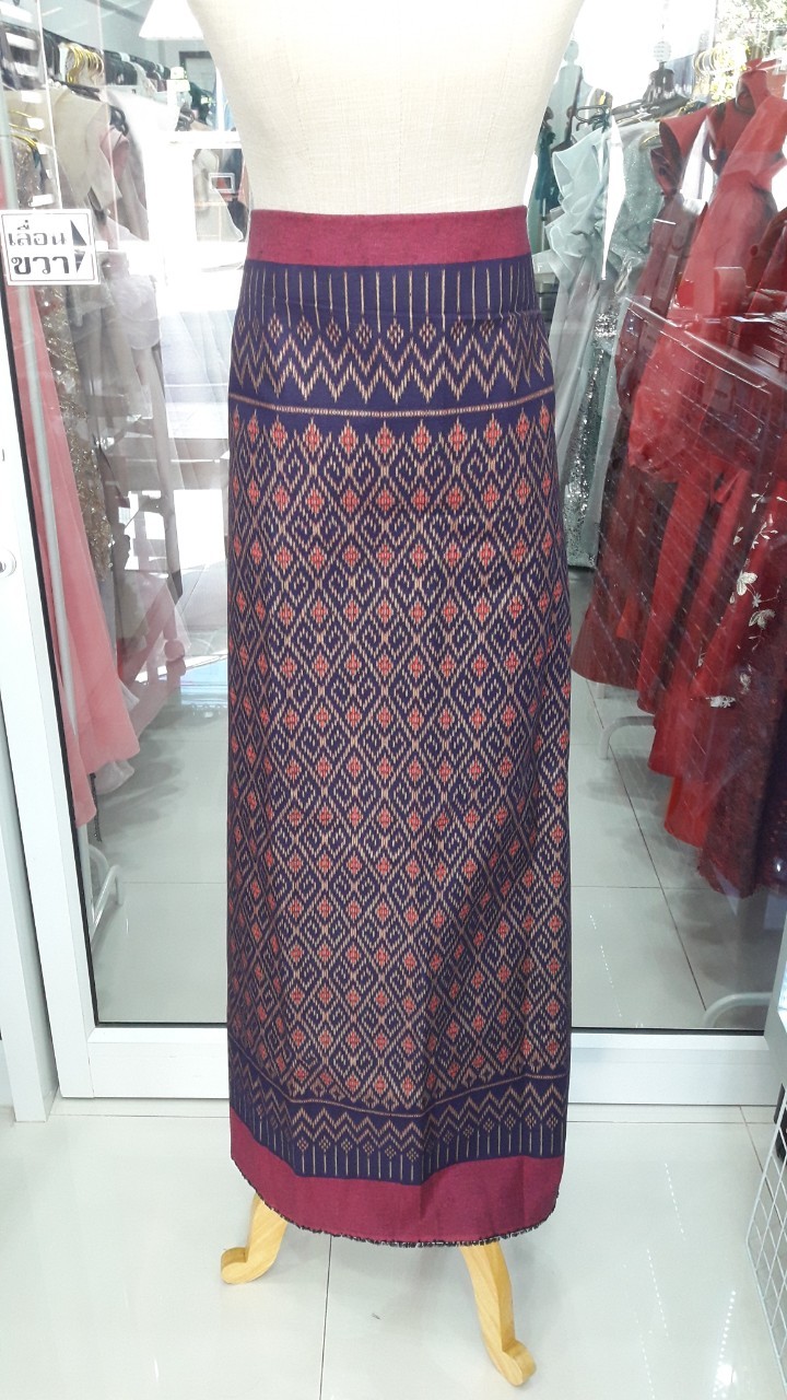 ผ้าถุง ผ้าไหมมัดหมี่สีม่วง