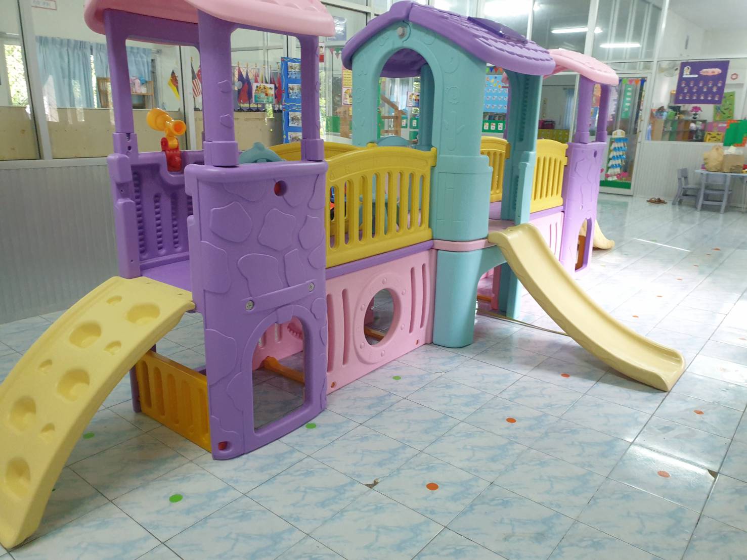 บ้านน้อย 3 ป้อม (สีหวาน)